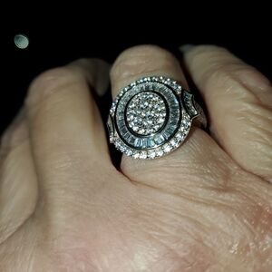 NWOT Sterling silver from Italy size 6 CZs.